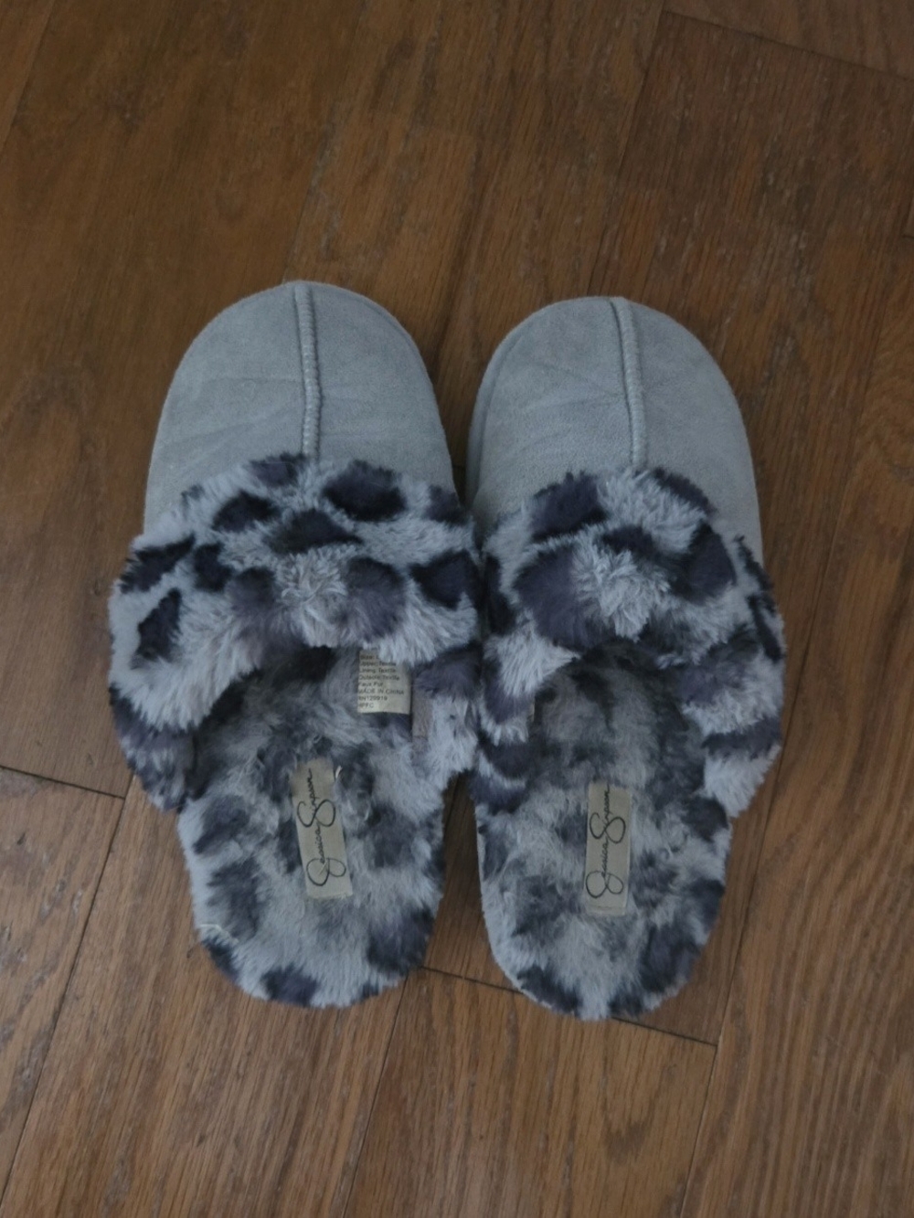 Jessica Simpson Gray Faux Fur Leopard-Print Slip-On Slippers